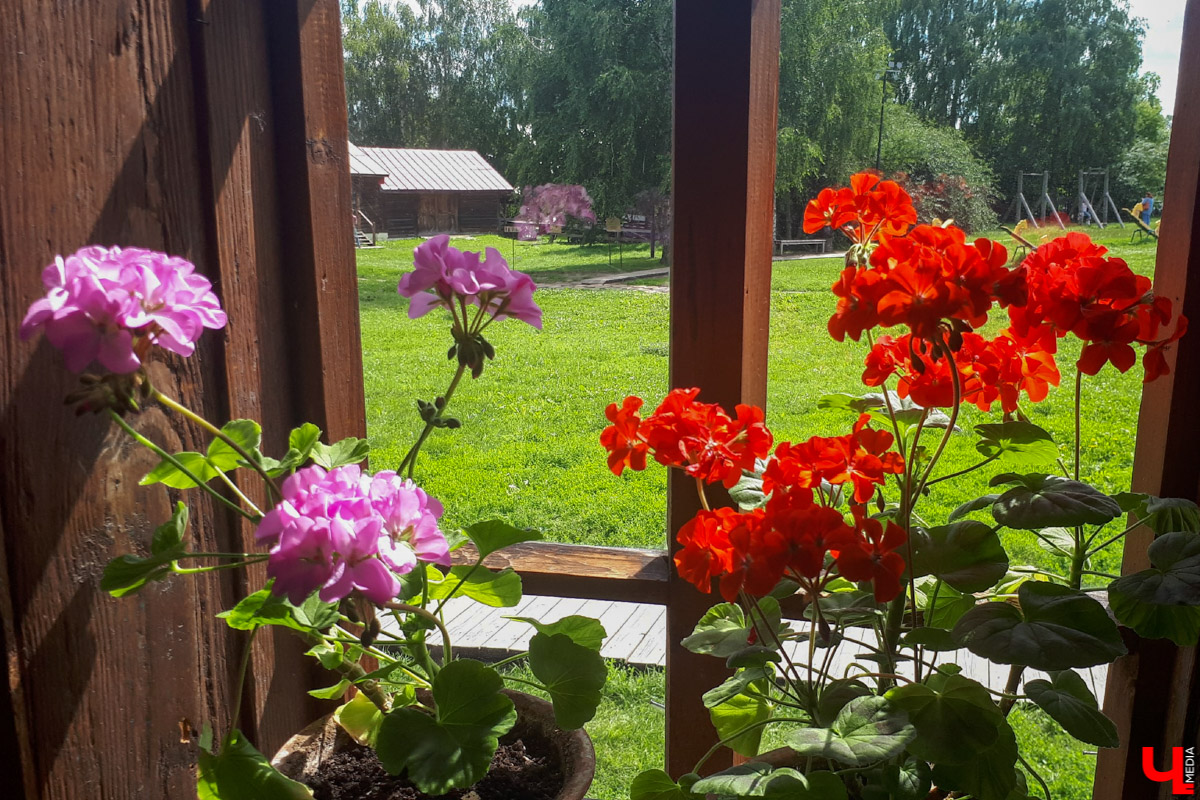 Известный актер Виктор Бычков озвучил экскурсию для аудиогида по суздальскому Музею деревянного зодчества. Мы протестировали новинку и делимся впечатлениями