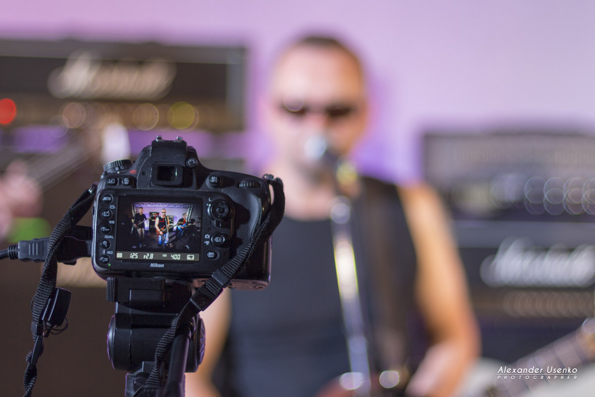 Соскучились по концертам? Присоединяйтесь к выступлениям владимирских музыкантов онлайн, они расположились в «Гостиной». Более того, в скором времени вместе с музыкой и разговорами ребята планируют обосноваться на одном из городских летников