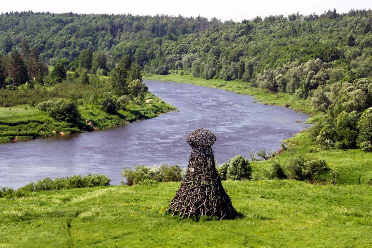 Когда времени и средств на путешествие по стране не хватает, мы вспоминаем про ближайшие к Владимиру интересные локации. Изучайте топ-5 мест для событийного отдыха и готовьтесь к новым впечатлениям