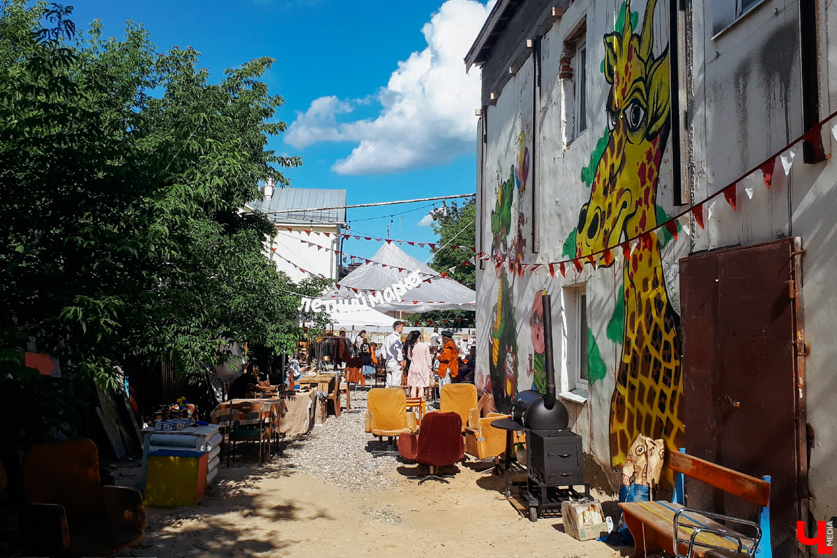 25 и 26 июля во Владимире работал «Летний маркет». На этот раз мастера хендмейда разместились в «РестоДворе» на Девической