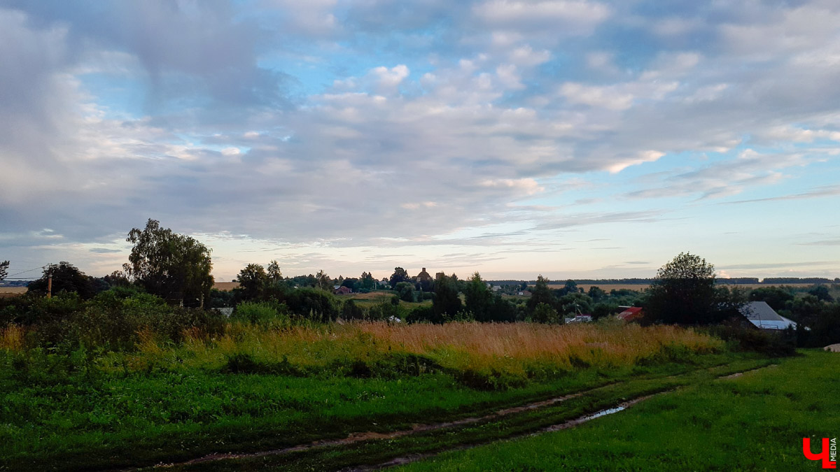 Села Хотенское и Новгородское в Суздальском районе могут похвастаться интересной историей. А еще в них стоят красивые заброшенные храмы