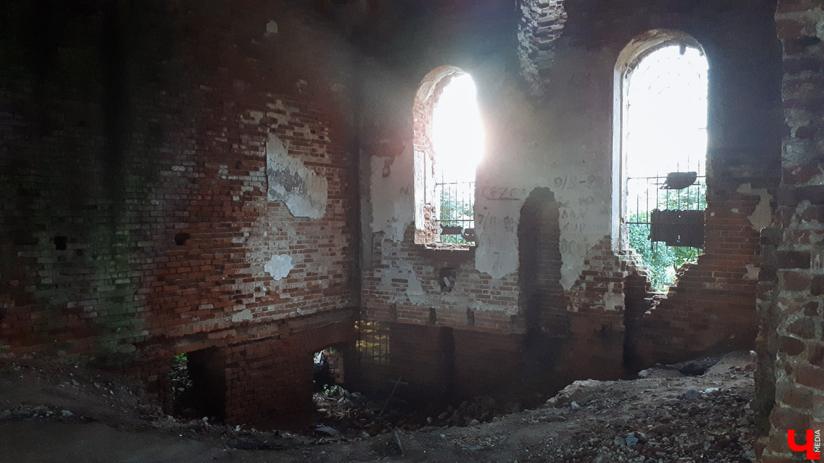 Села Хотенское и Новгородское в Суздальском районе могут похвастаться интересной историей. А еще в них стоят красивые заброшенные храмы