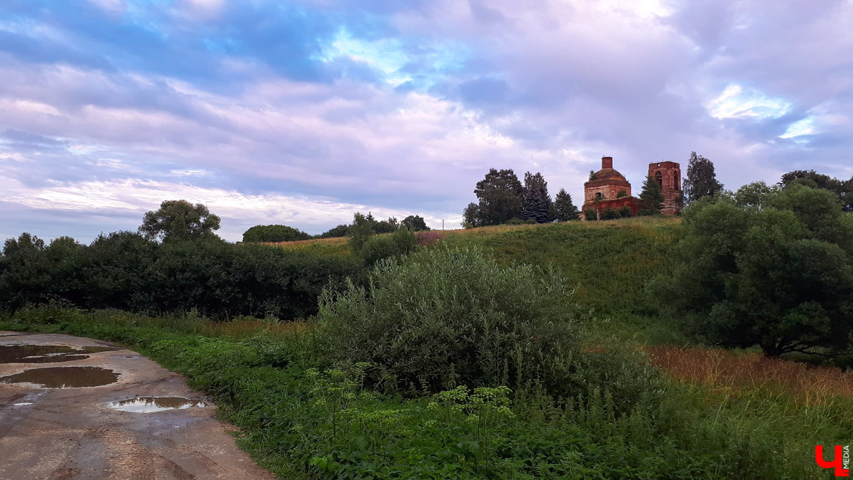 Села Хотенское и Новгородское в Суздальском районе могут похвастаться интересной историей. А еще в них стоят красивые заброшенные храмы