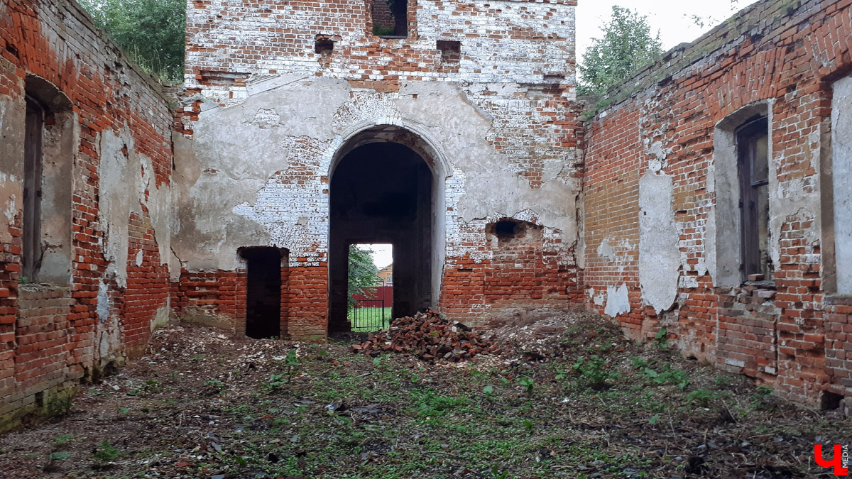 Села Хотенское и Новгородское в Суздальском районе могут похвастаться интересной историей. А еще в них стоят красивые заброшенные храмы