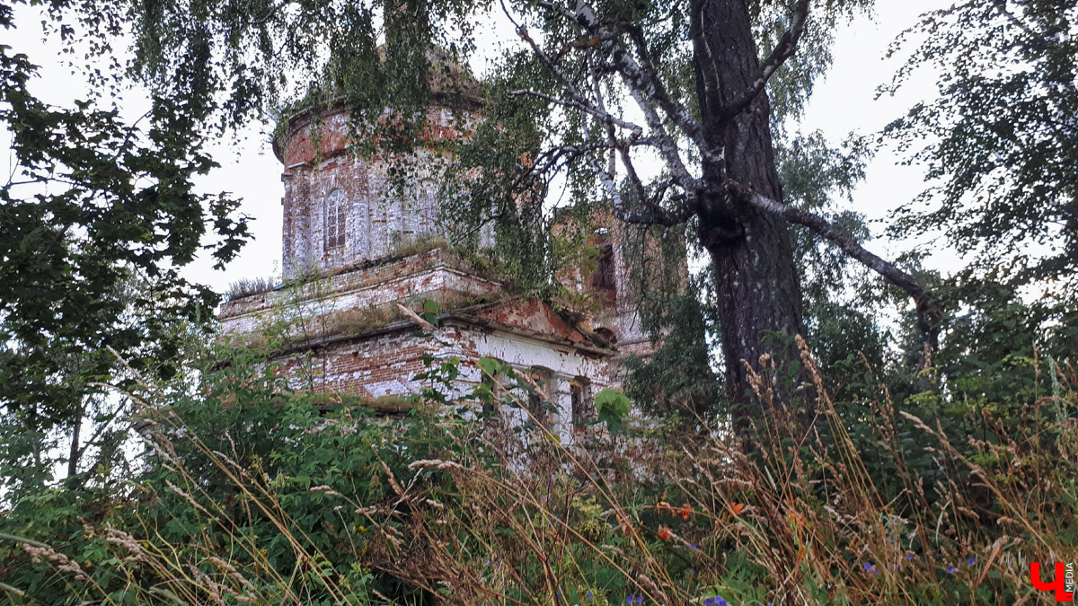 Села Хотенское и Новгородское в Суздальском районе могут похвастаться интересной историей. А еще в них стоят красивые заброшенные храмы