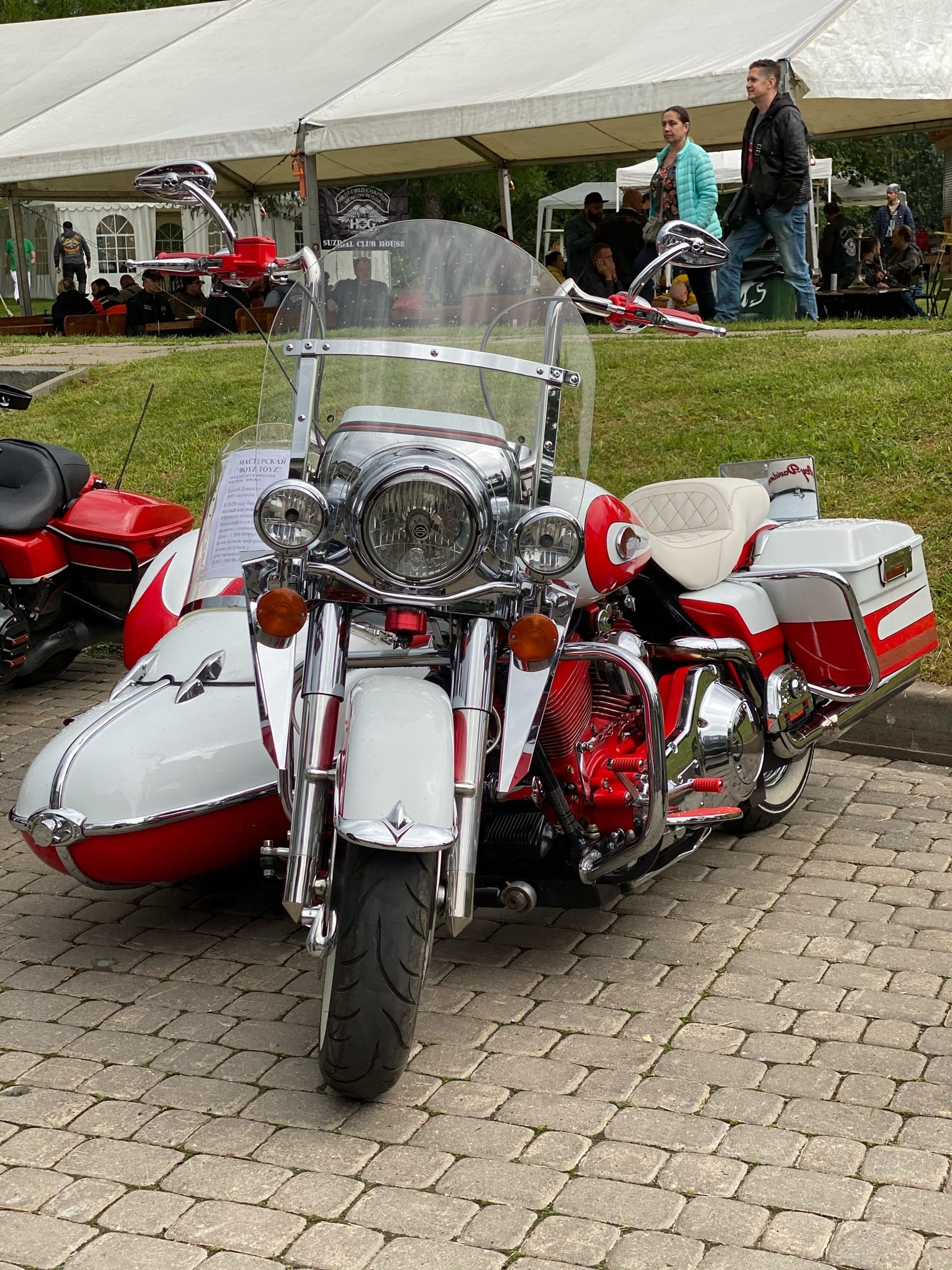 Два мотофестиваля за одни выходные состоялись в городе-музее Суздале. На эти события съехались байкеры со всей страны