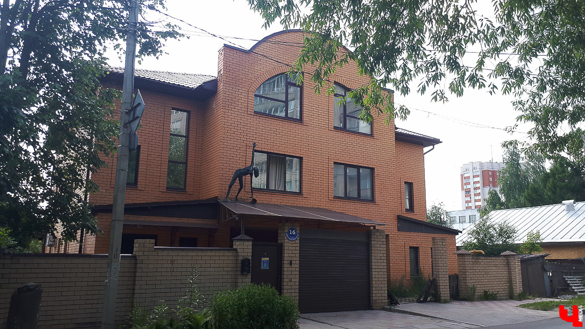 Фотопрогулка по Юго-западному району Владимира. Необычные дома на улицах Нижняя Дуброва, Пугачева, Совхозная, Красная