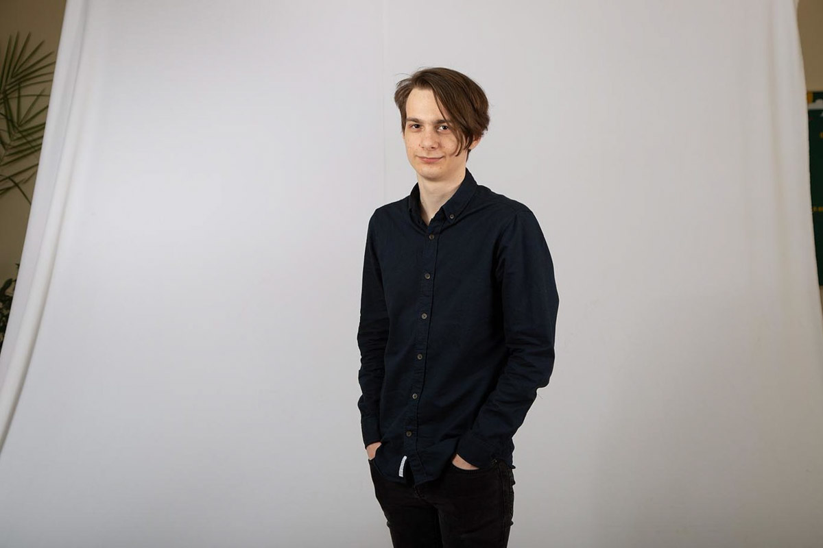 Стали известны результаты очередных ЕГЭ. И оказалось, что сразу пятеро владимирских выпускников, которые получили наивысшие баллы, учились в одном классе. Мы взглянули на эти умные лица и пообщались с их классным руководителем