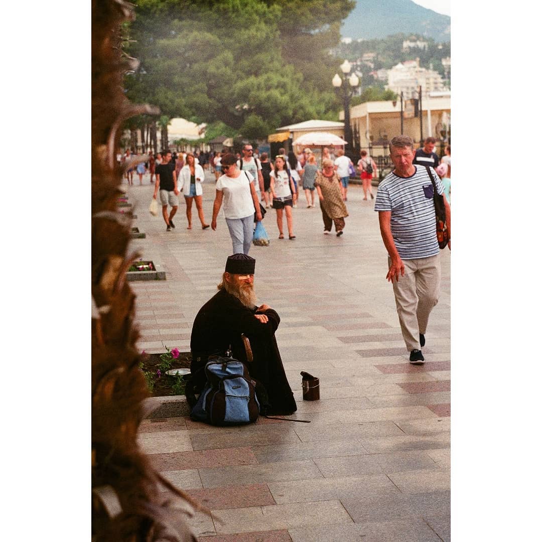 Два хобби Артема Пестова: готовка и пленочная фотография. Одно из них приносит деньги, второе забирает. Зато теперь мы знаем, как город Владимир выглядит в объективе современного документалиста