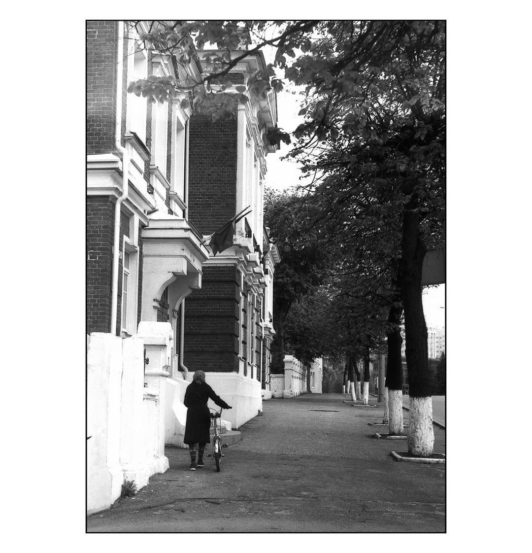 Два хобби Артема Пестова: готовка и пленочная фотография. Одно из них приносит деньги, второе забирает. Зато теперь мы знаем, как город Владимир выглядит в объективе современного документалиста