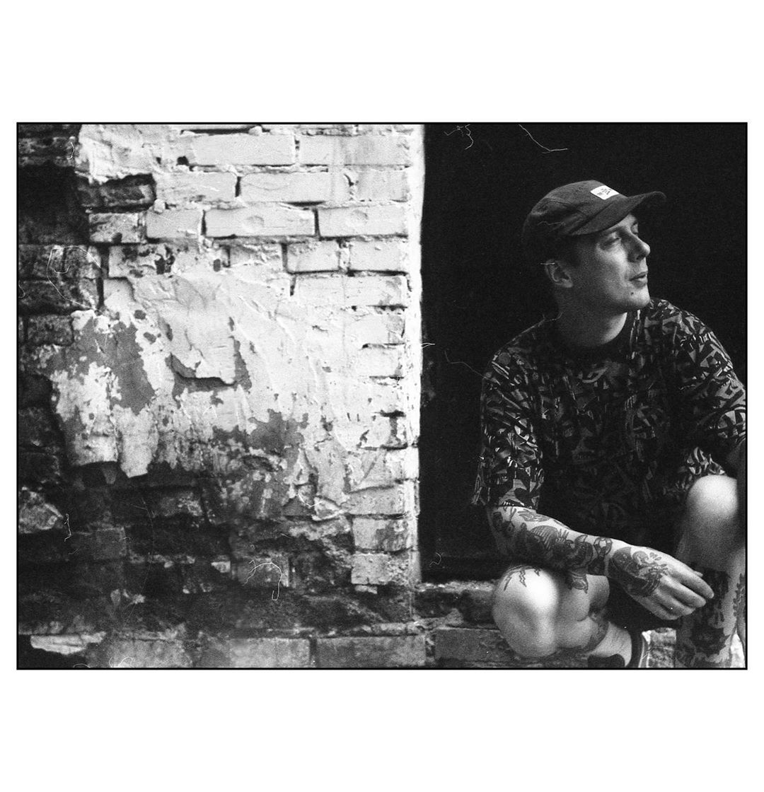 Два хобби Артема Пестова: готовка и пленочная фотография. Одно из них приносит деньги, второе забирает. Зато теперь мы знаем, как город Владимир выглядит в объективе современного документалиста