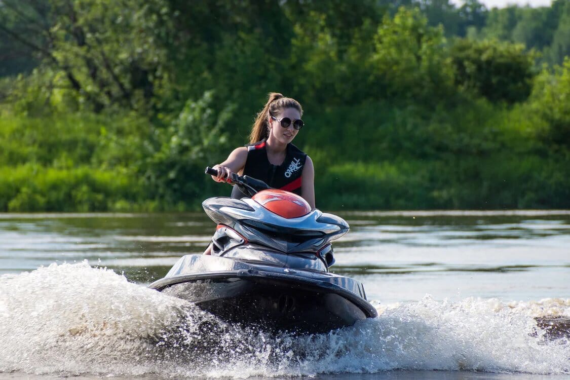 Не так давно Виктория Селеметова открыла на Большой Нижегородской новую студию красоты сети Victory. Девушка активно развивает свой бренд и в других направлениях: возглавляет модельное агентство и проводит региональные конкурсы красоты