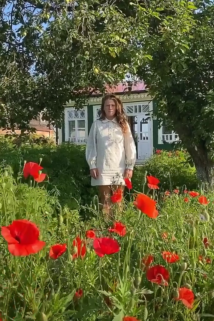 Звезда сериала «Чики» отметила льняную свадьбу в Суздале. Вместе с ней целую неделю гулял и известный шоумен, сценарист и продюсер Александр Гудков