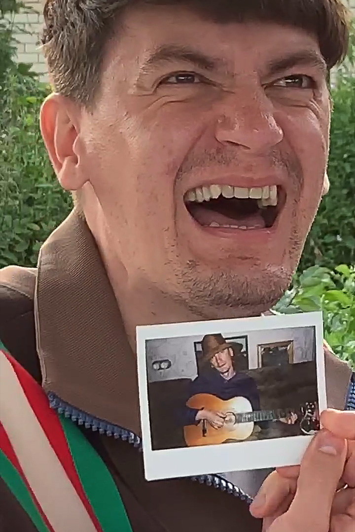 Звезда сериала «Чики» отметила льняную свадьбу в Суздале. Вместе с ней целую неделю гулял и известный шоумен, сценарист и продюсер Александр Гудков