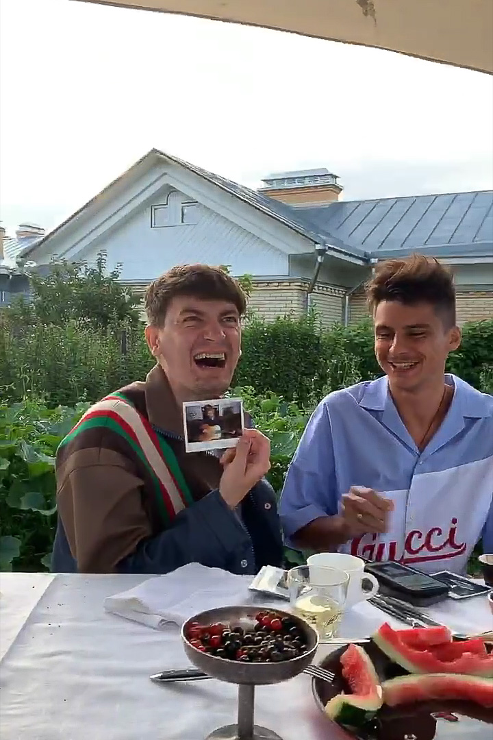 Звезда сериала «Чики» отметила льняную свадьбу в Суздале. Вместе с ней целую неделю гулял и известный шоумен, сценарист и продюсер Александр Гудков