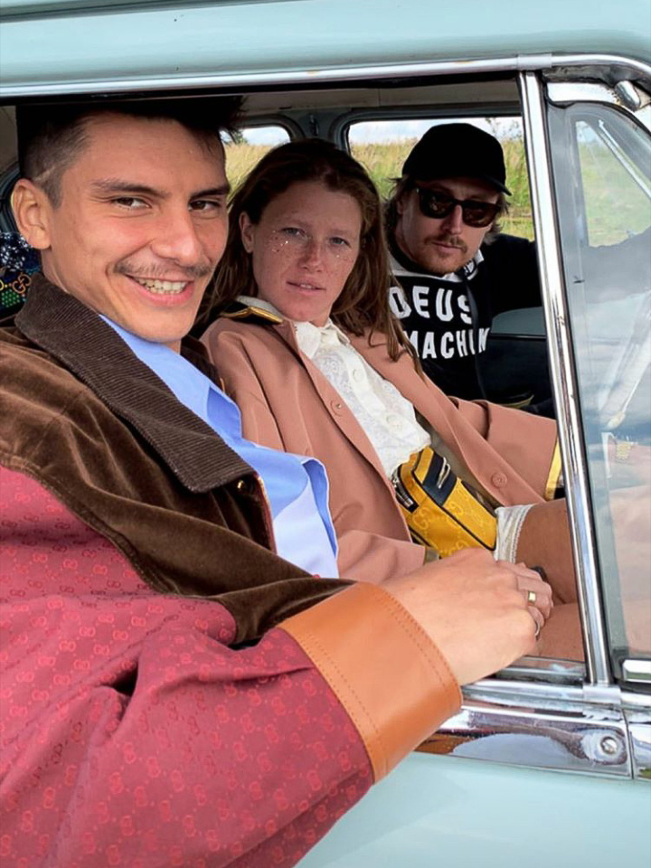 Звезда сериала «Чики» отметила льняную свадьбу в Суздале. Вместе с ней целую неделю гулял и известный шоумен, сценарист и продюсер Александр Гудков