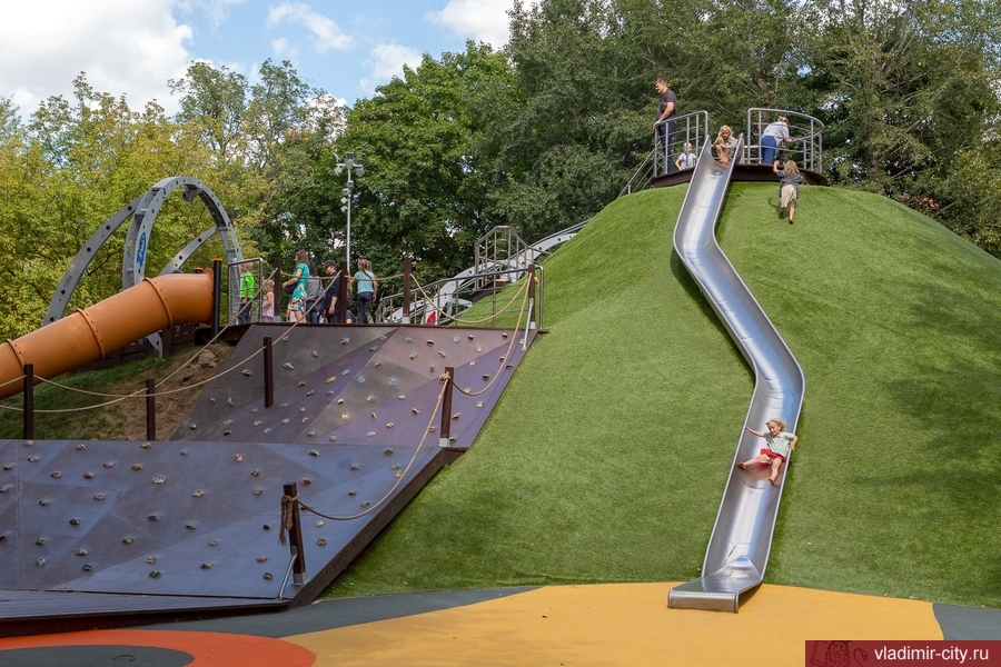 Московское архитектурное бюро «Реформа» будет разрабатывать концепцию парка у ДТЮ. На работы выделят 3,9 млн рублей. Но для начала спросят мнение жителей Владимира