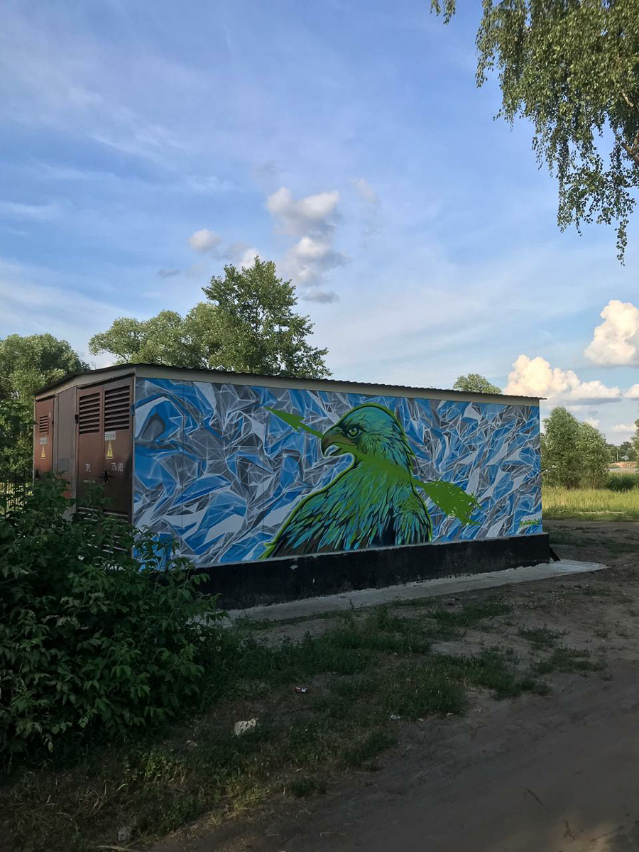 В рамках борьбы с вандализмом энергетическая компания украшает подстанции граффити