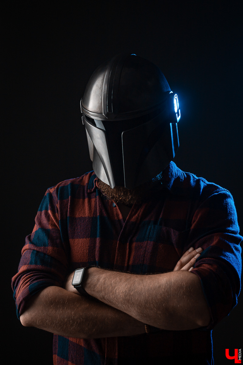 Владислав Балалай коллекционирует артефакты из фильмов, игр, комиксов и книг. Фанатский уголок занимает важное место в его квартире