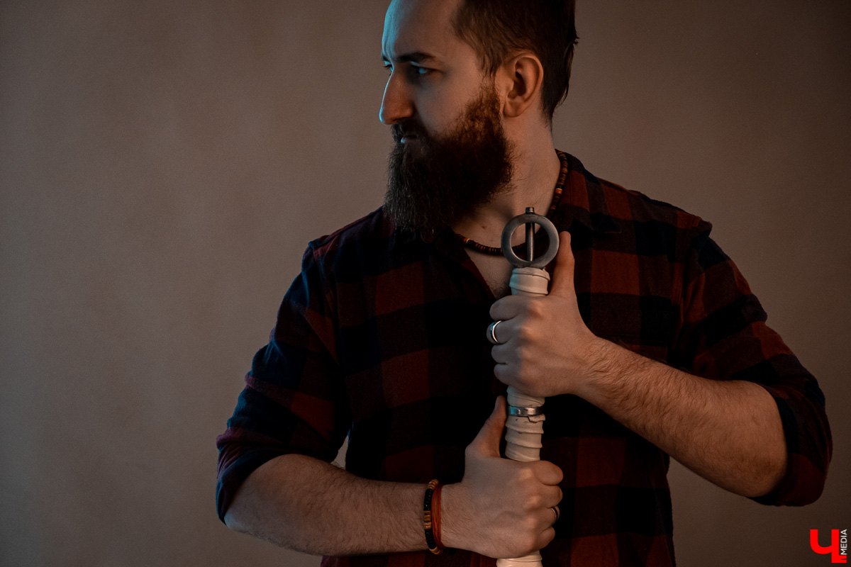 Владислав Балалай коллекционирует артефакты из фильмов, игр, комиксов и книг. Фанатский уголок занимает важное место в его квартире