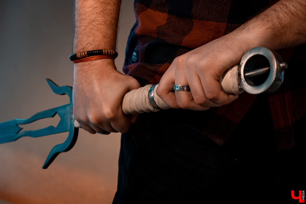 Владислав Балалай коллекционирует артефакты из фильмов, игр, комиксов и книг. Фанатский уголок занимает важное место в его квартире