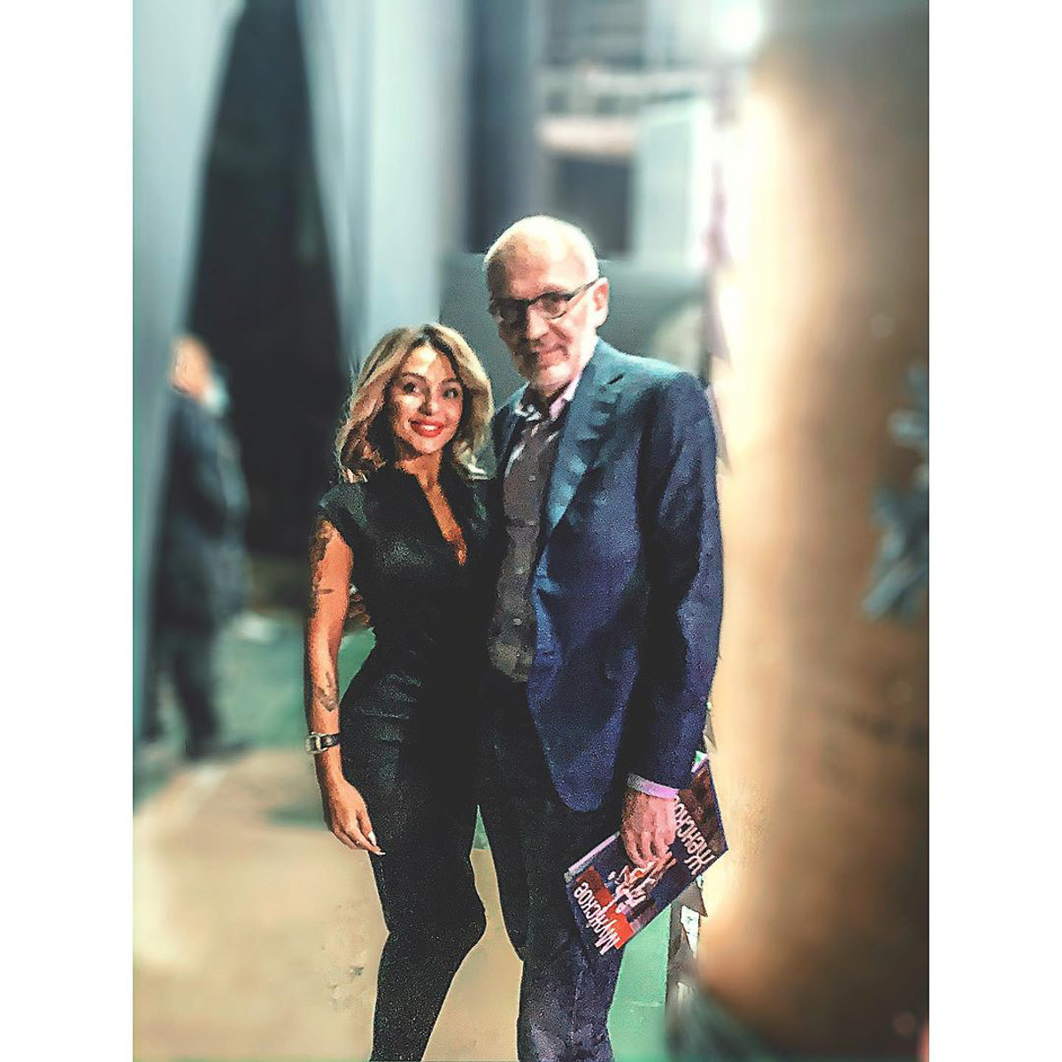 Девушка, которая одинаково привыкла и к эпатажу, и к хейту. Мария Режевская не стесняется демонстрировать свои формы и открыто говорит о пластических операциях и любви к дорогим вещам