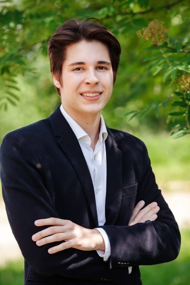 Вячеслав Грибов, выпускник 25-й школы, единственный в 33 регионе сдал на высший балл ЕГЭ сразу по двум предметам