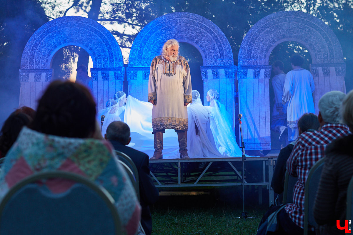 Спектакль «Андрей Боголюбский» открыл сезон «Летних театральных вечеров в Суздале»