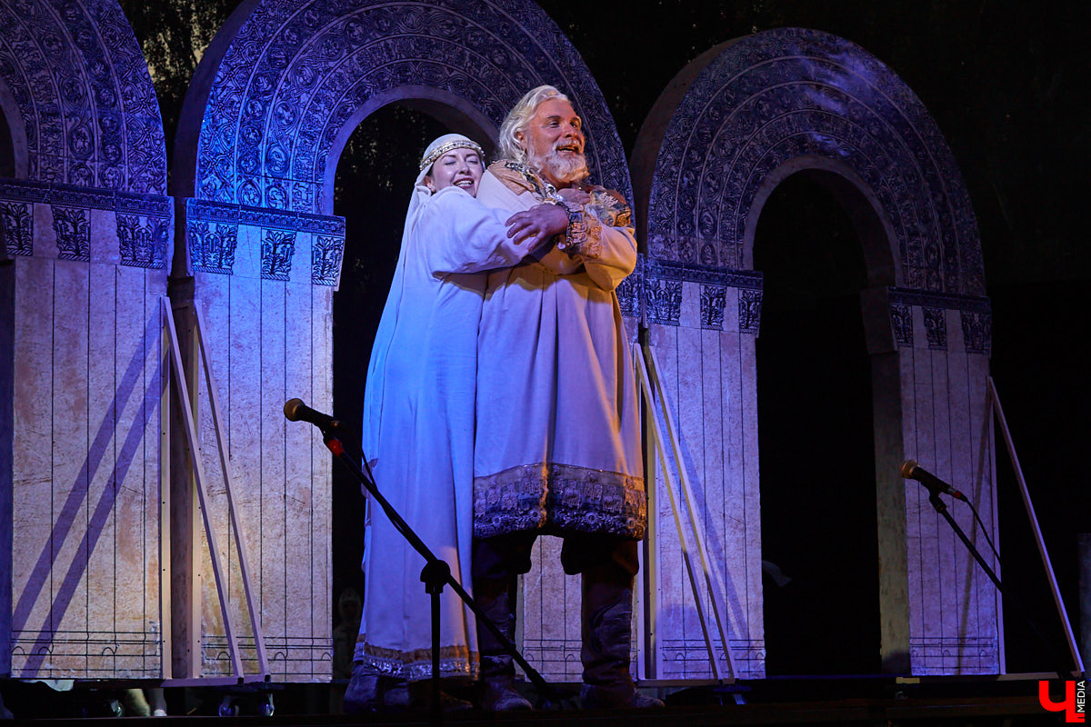 Спектакль «Андрей Боголюбский» открыл сезон «Летних театральных вечеров в Суздале»