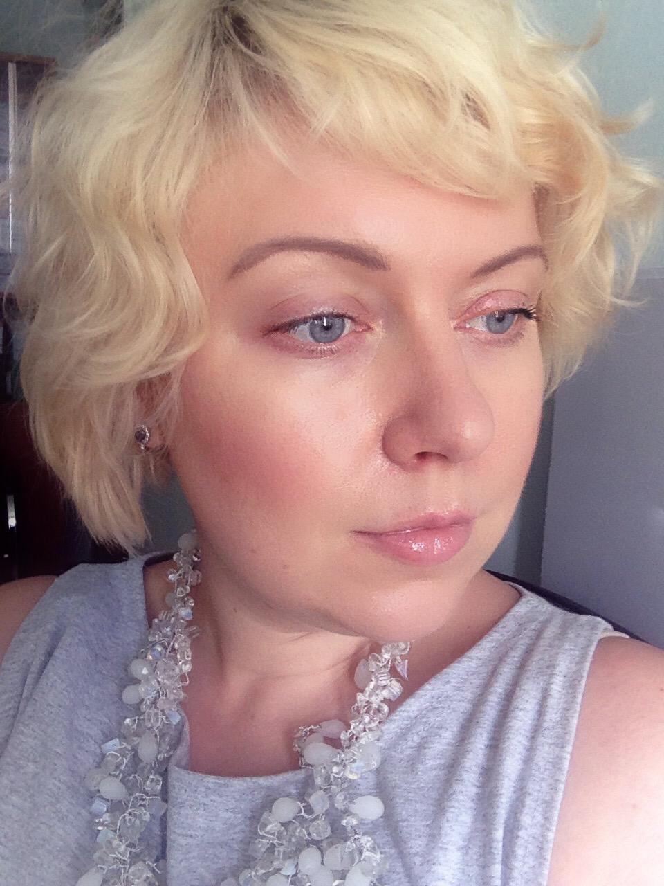 Полина Сурьянинова живет во Владимире, работает в крупной автомобильной компании. А в свободное время занимается необычной fashion-фотографией. Ее модели - куклы