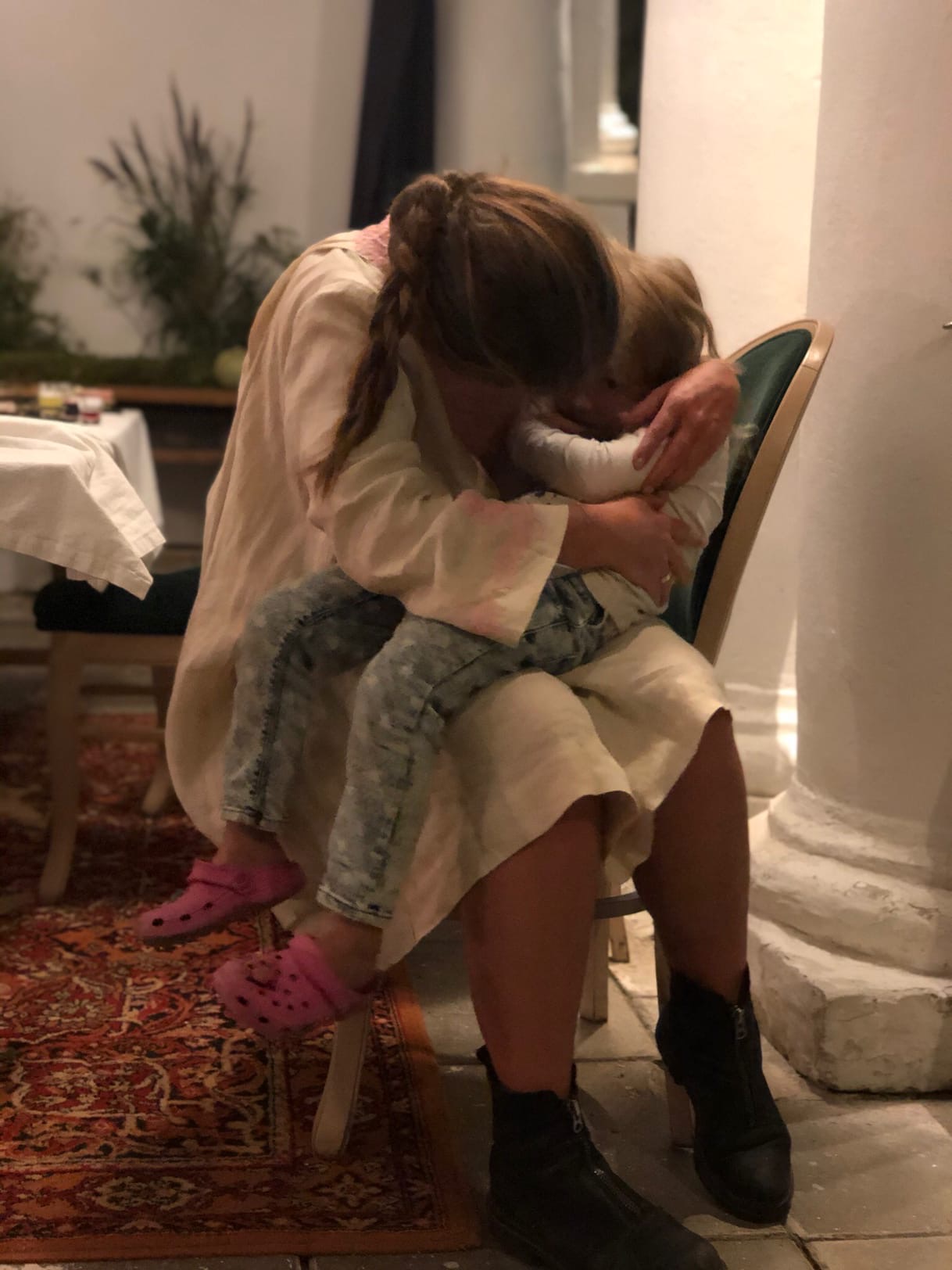 Жительница Суздаля Галина Фомина рассказала, как провела вечер в компании шоумена Александра Гудкова и актрисы сериала «Чики» Варвары Шмыковой