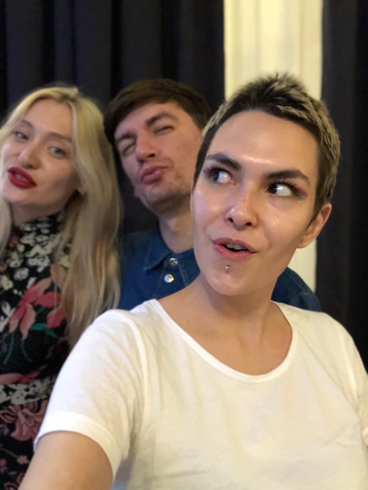 Жительница Суздаля Галина Фомина рассказала, как провела вечер в компании шоумена Александра Гудкова и актрисы сериала «Чики» Варвары Шмыковой