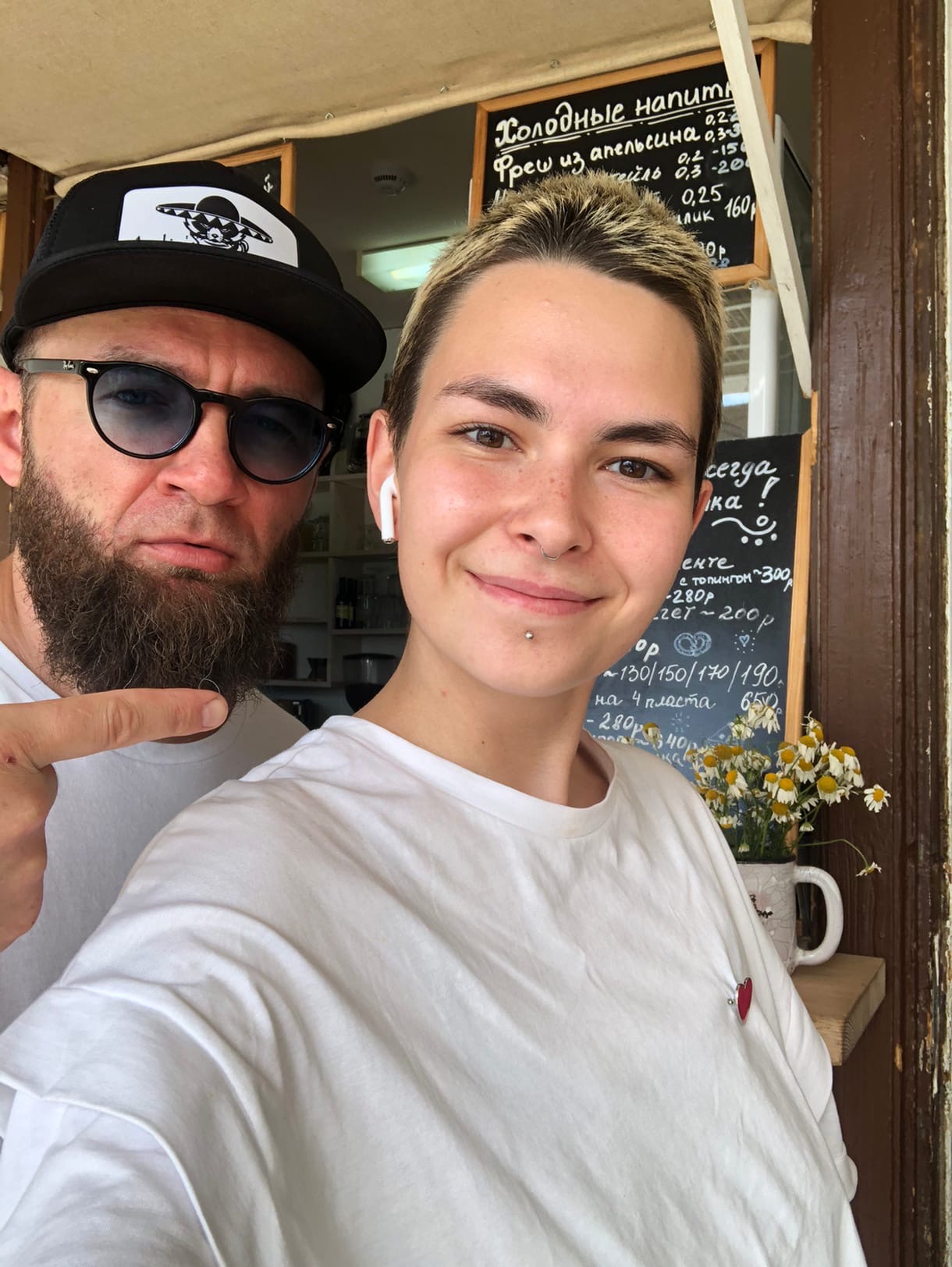 Жительница Суздаля Галина Фомина рассказала, как провела вечер в компании шоумена Александра Гудкова и актрисы сериала «Чики» Варвары Шмыковой