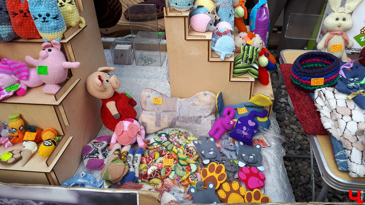 В «РестоДворе» состоялся фестиваль «Искусство в защиту природы», на котором собирали деньги в помощь бездомным животным