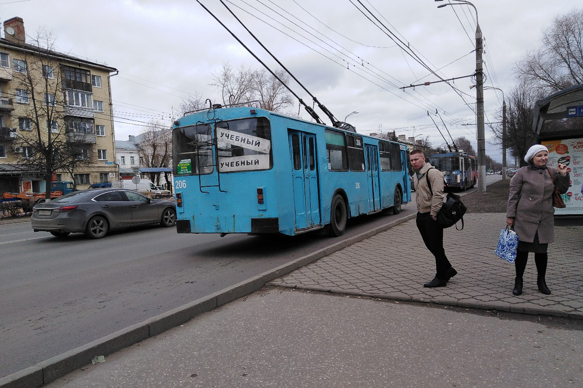 Троллейбус из 90-х вернется на владимирские улицы. Реставрируют ЗиУ-682Г и к Новому году хотят выпустить в рейс
