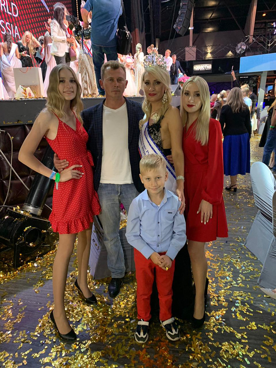 Наталья Юдина, в 2019-м году завоевавшая титул «Миссис Владимирская земля», достойно представила наш регион на конкурсе «Миссис Россия Мира-2020»!