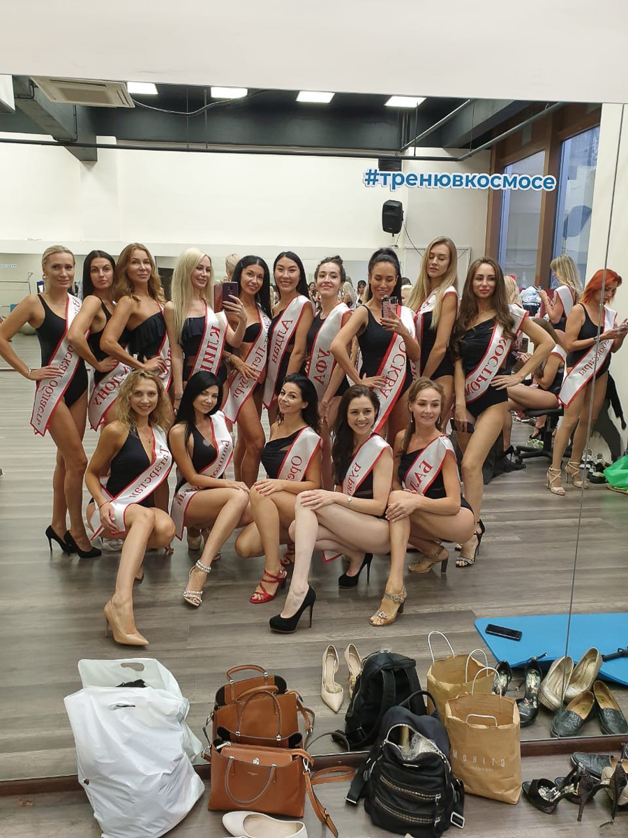 Наталья Юдина, в 2019-м году завоевавшая титул «Миссис Владимирская земля», достойно представила наш регион на конкурсе «Миссис Россия Мира-2020»!