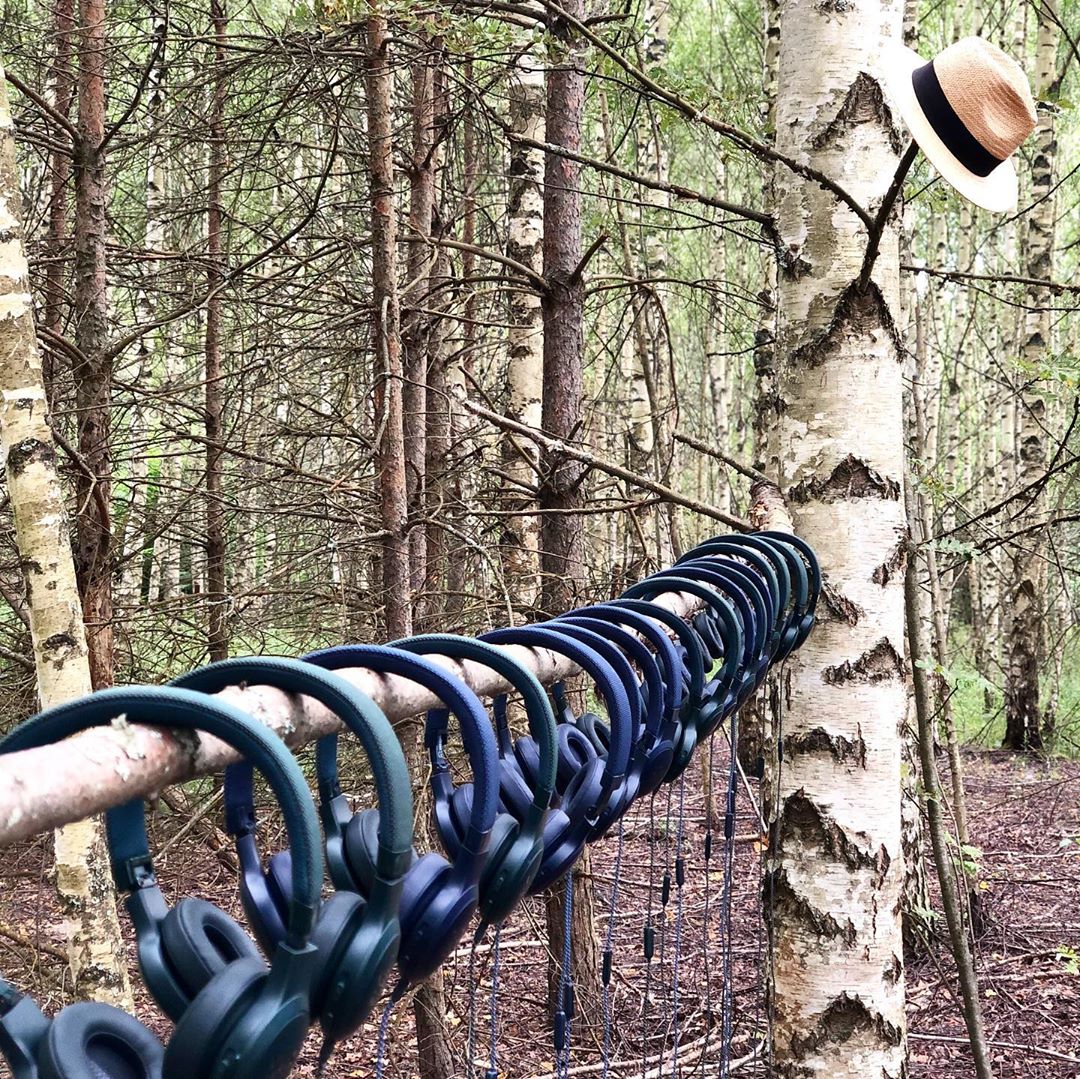 Духовные песнопения, экспериментальные спектакли, запуск тетраэдрического воздушного змея — это далеко не все, чем удивляла творческая лаборатория «Человек Мира» в 2020-м году