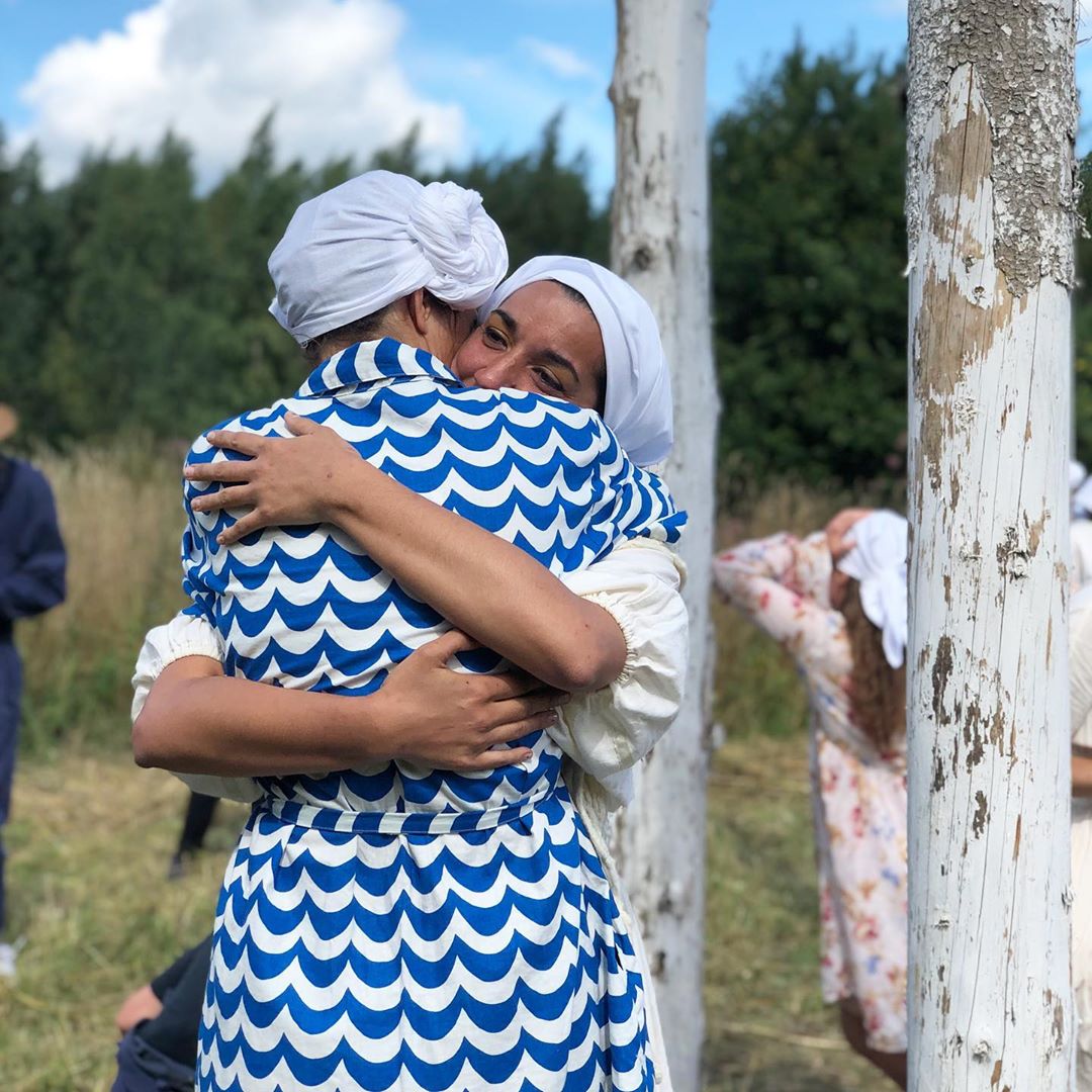 Духовные песнопения, экспериментальные спектакли, запуск тетраэдрического воздушного змея — это далеко не все, чем удивляла творческая лаборатория «Человек Мира» в 2020-м году