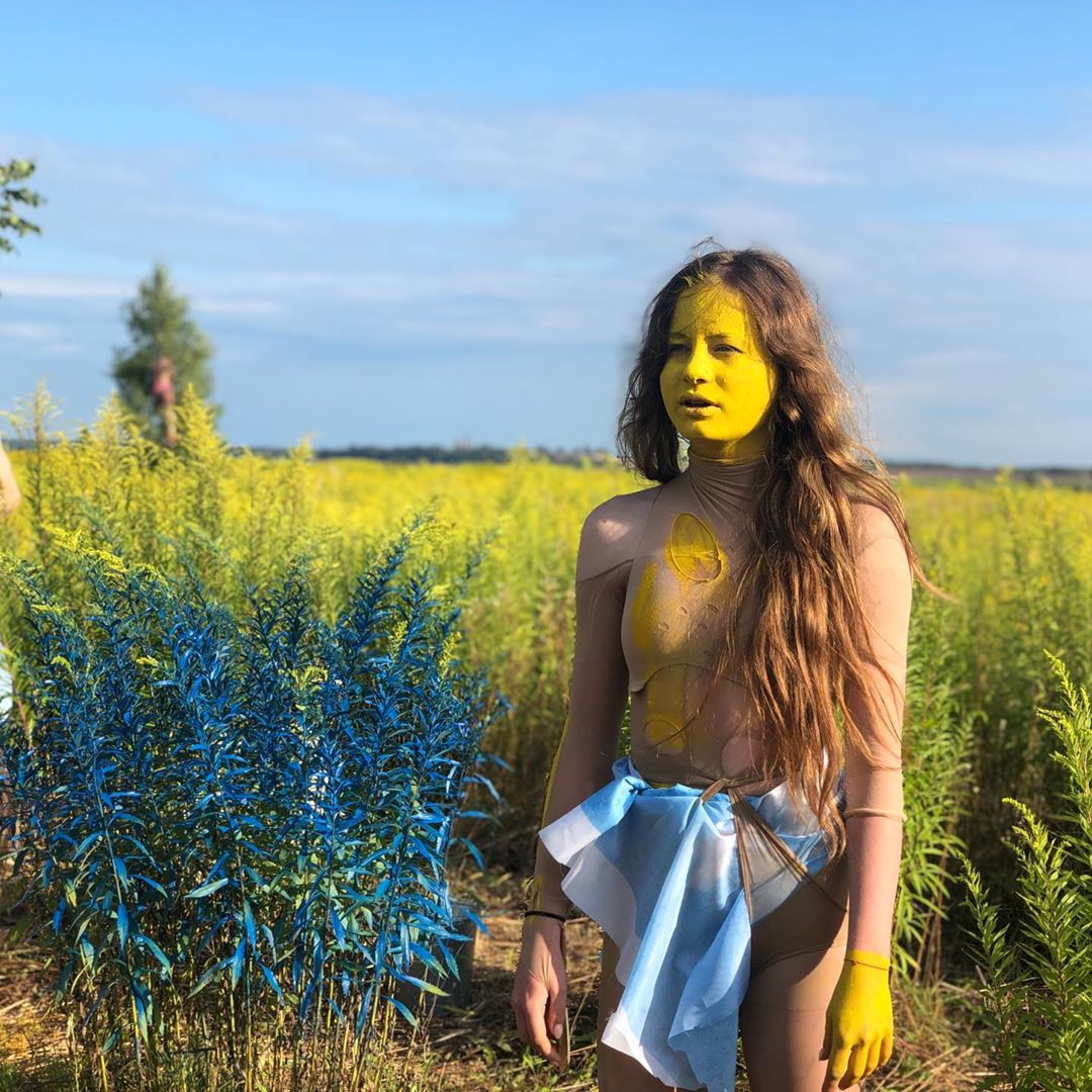 Духовные песнопения, экспериментальные спектакли, запуск тетраэдрического воздушного змея — это далеко не все, чем удивляла творческая лаборатория «Человек Мира» в 2020-м году