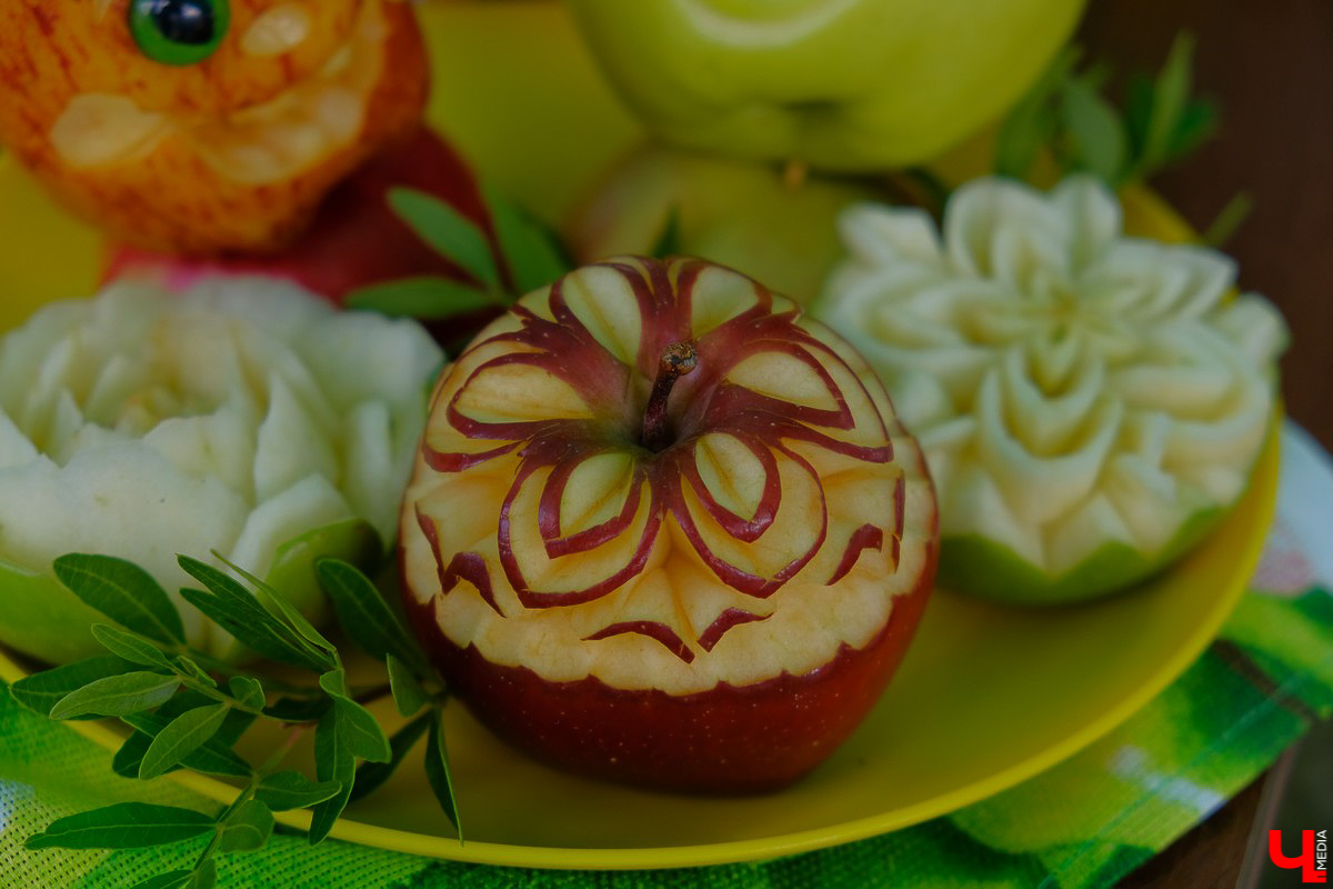 На праздник собрались и местные жители, и гости Суздаля. Несмотря на уходящее лето, это первое официальное событие ВСМЗ на открытом воздухе