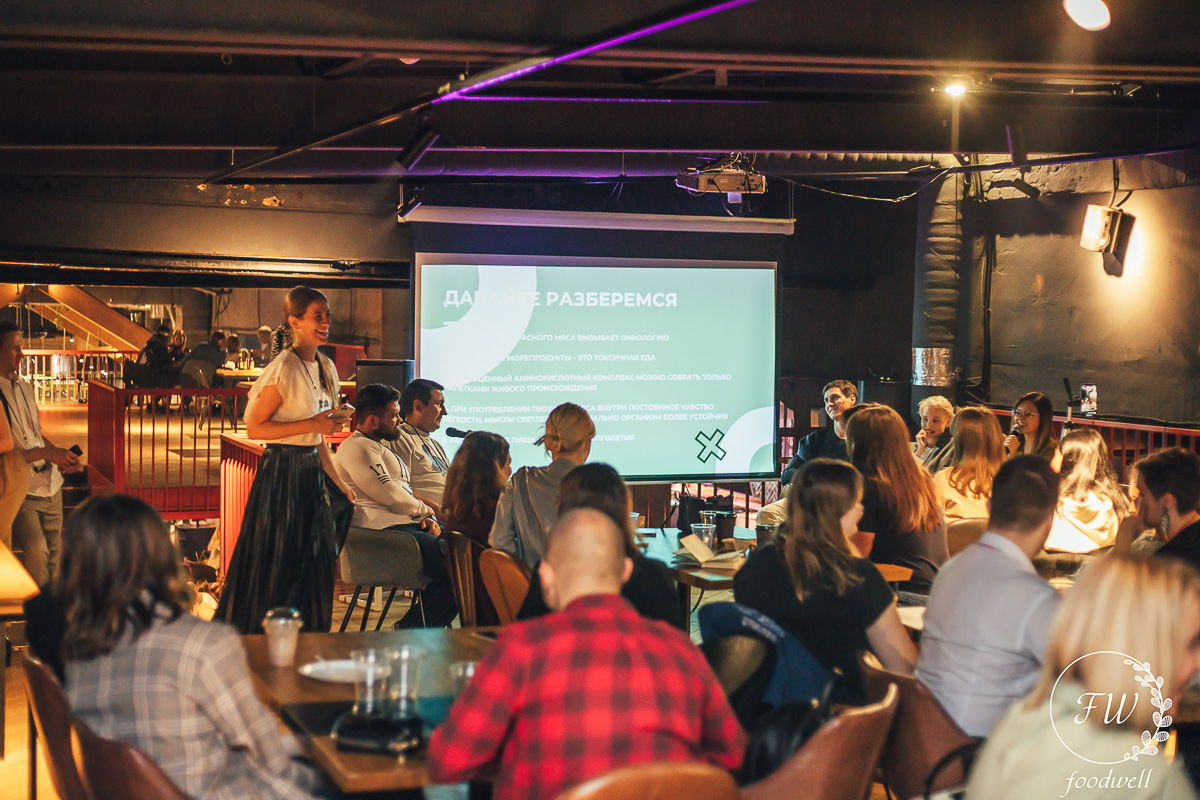 Открытая дискуссия «Здоровое питание: с мясом или без» запомнится гостям «Рынка на Студеной» развенчиванием мифов о вегетарианцах и мясоедах