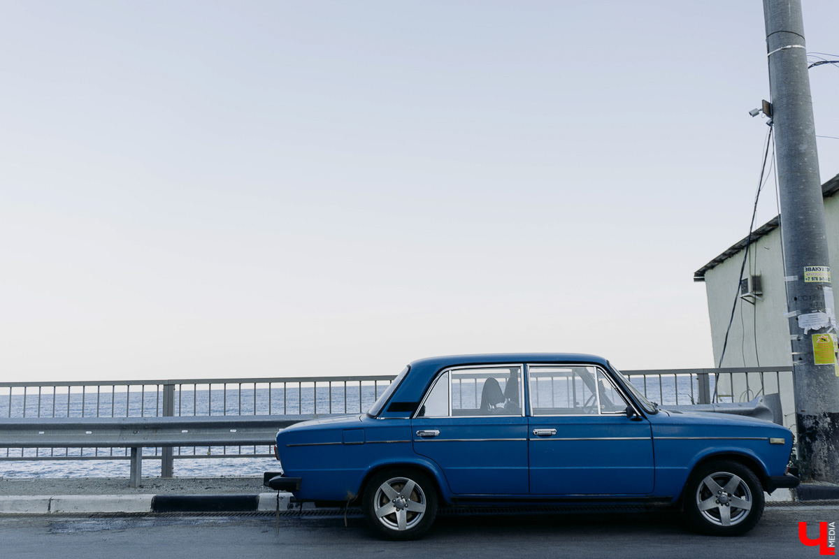 Ходит слух, что поездка в Крым дороже полета в Турцию... Изучаем один из самых популярных курортов года: цены, локации, «звезды». И делимся лайфхаками, которые помогут сберечь финансы во время крымских каникул