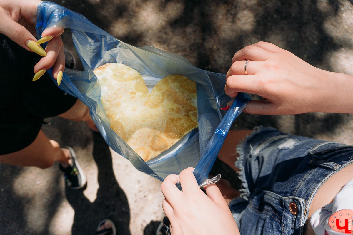 Ходит слух, что поездка в Крым дороже полета в Турцию... Изучаем один из самых популярных курортов года: цены, локации, «звезды». И делимся лайфхаками, которые помогут сберечь финансы во время крымских каникул