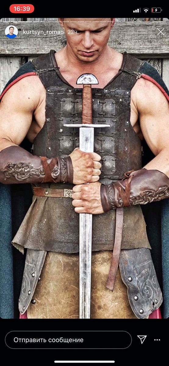 Опухшие костяшки после реальной драки и фотографии на фоне самых красивых мест в городе-музее — как звезды сериала «Легенда» снимались и отдыхали во Владимирской области