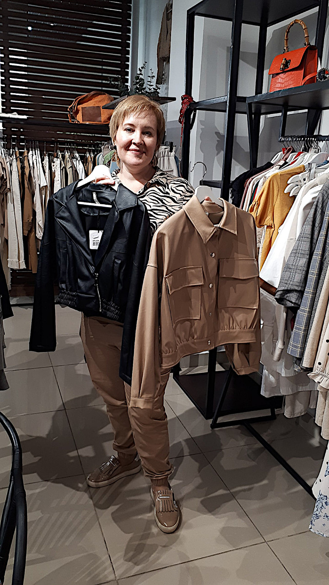 Осень-2020 начнется со дня на день. Стилист Ирина Безбородова помогла нам составить обзор трендовых вещей