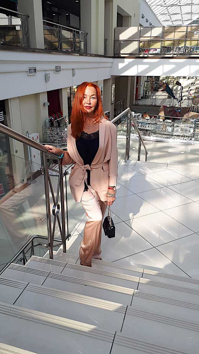 Осень-2020 начнется со дня на день. Стилист Ирина Безбородова помогла нам составить обзор трендовых вещей