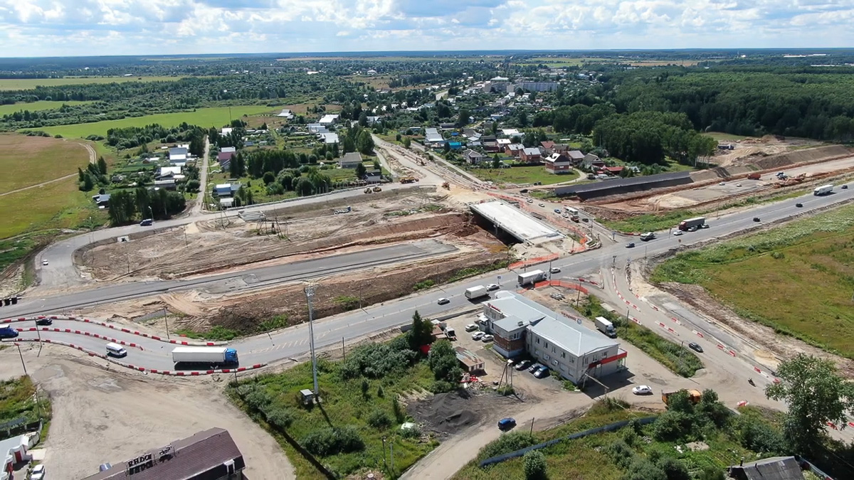 РЖД возвращает студенческие и школьные льготы. А что творится на автодорогах? Ремонт.
