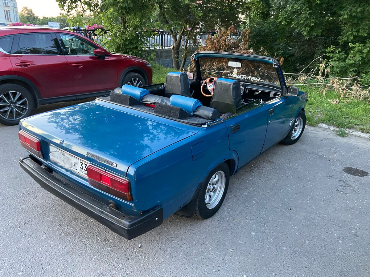 Павел Французов за три года сменил 25 автомобилей. Все они — «жигули». За что парень любит «классику» и как он ее апгрейдит