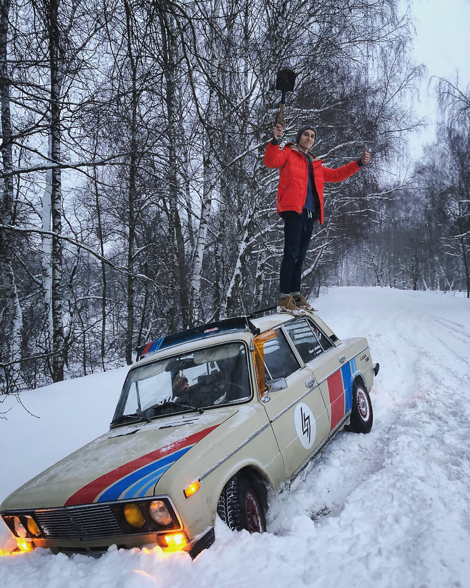 Павел Французов за три года сменил 25 автомобилей. Все они — «жигули». За что парень любит «классику» и как он ее апгрейдит